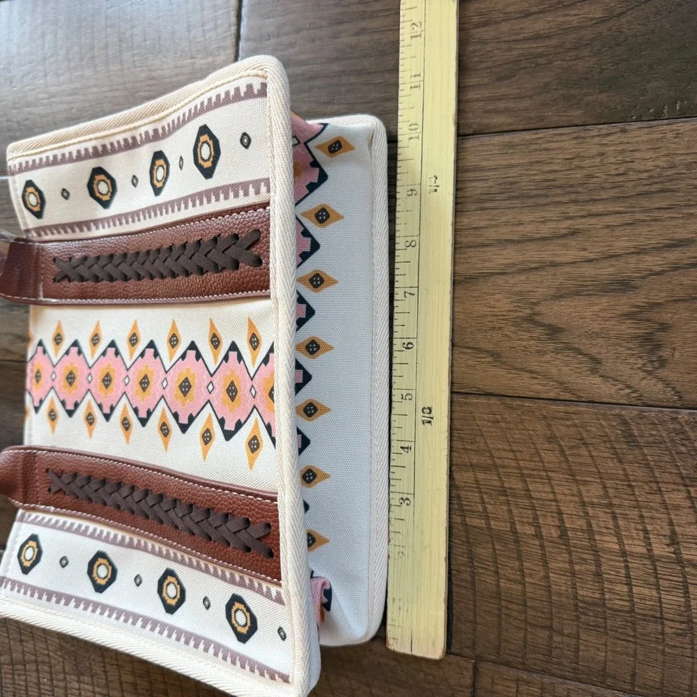 Wrangler NWT Southwestern Canvas Purse Pink Brown Geometric Braided Trim